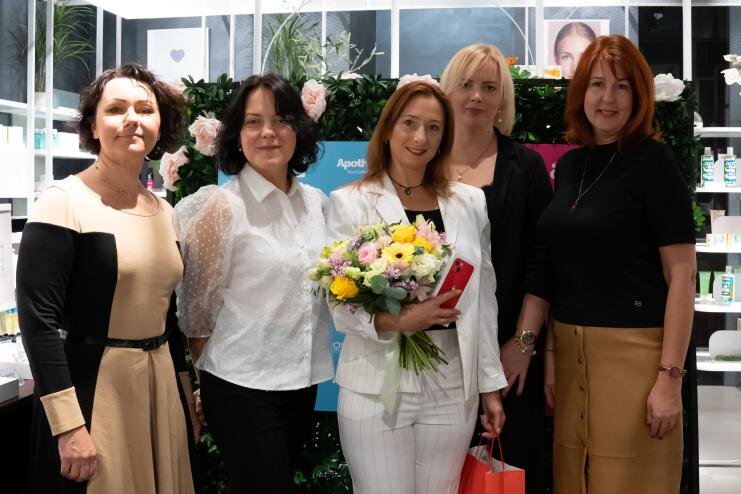 Apotheka un Apotheka Beauty loterijas galvenā balva nonāk laimīgās īpašnieces rokās